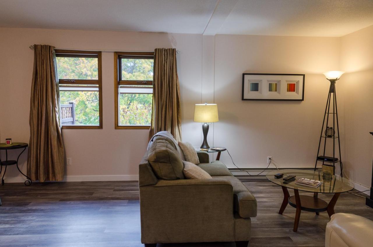 St Andrews By The Lake Golf Resort Kaleden エクステリア 写真