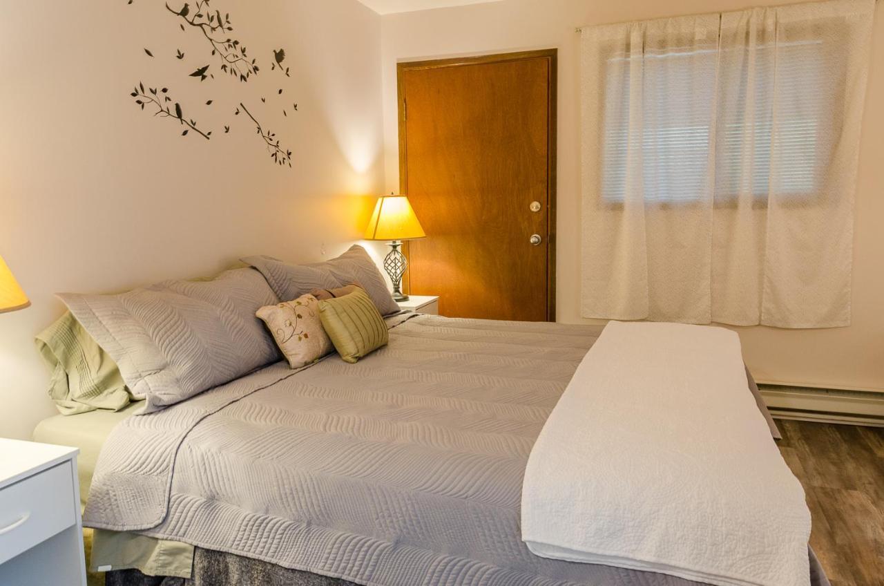 St Andrews By The Lake Golf Resort Kaleden エクステリア 写真