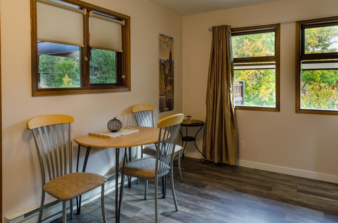 St Andrews By The Lake Golf Resort Kaleden エクステリア 写真